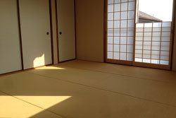 黄金色の琉球畳空間