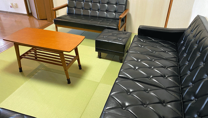 琉球畳とカリモク60