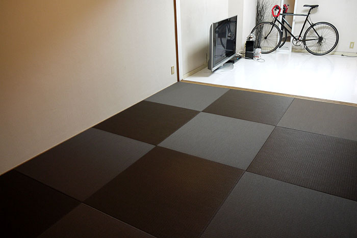 畳と襖の張替えで叶う 極上の黒モダン和室
