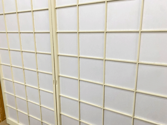カビが繁殖した障子紙の張り替え