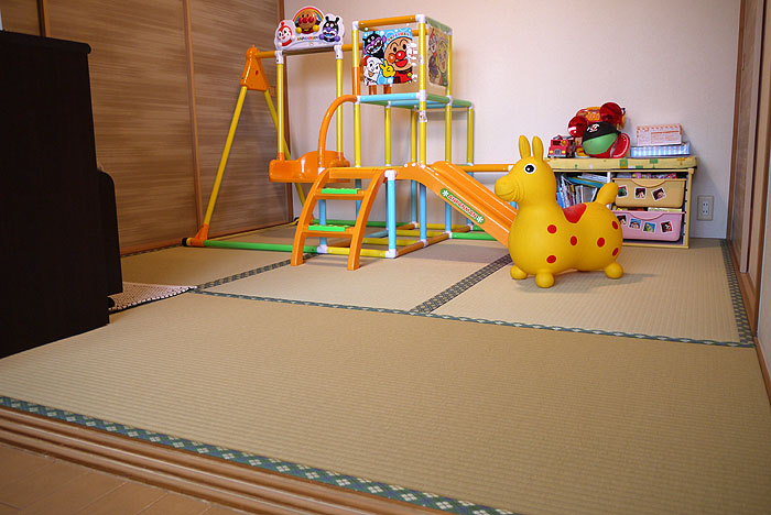 小さなお子様も安心!ダイケン和紙畳と襖(凛)張替和室リノベーション