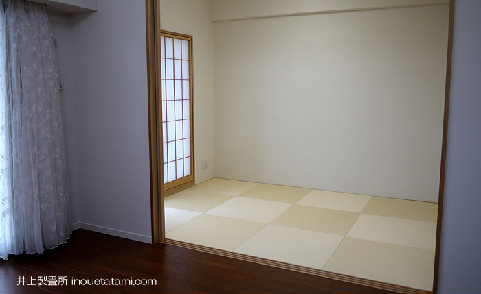 白の琉球畳×フローリングで魅せる、モダンでスタイリッシュなお部屋づくり